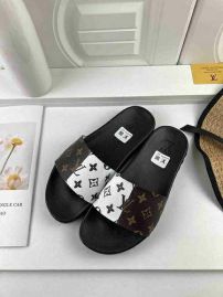 Picture of LV Slippers _SKU651984716142015
